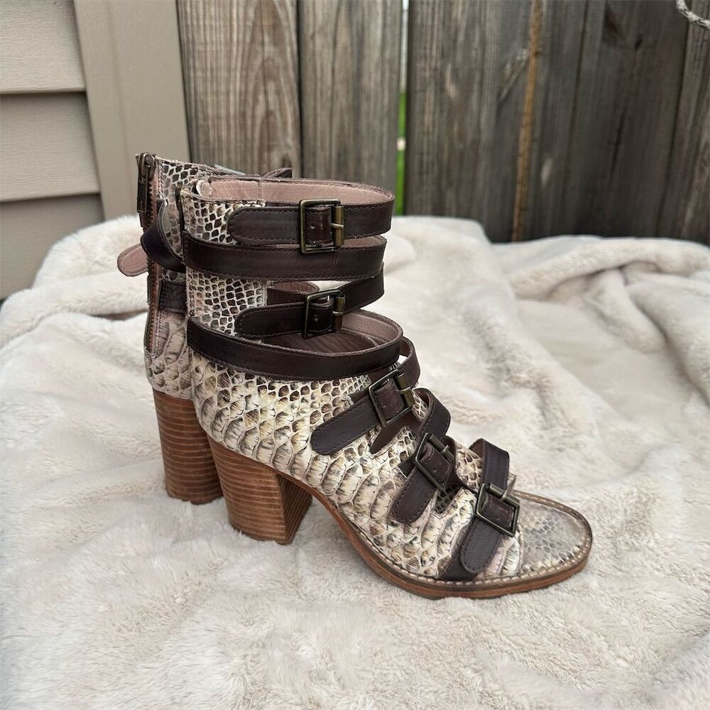Vintage Foundry Co. Women's Strappy Heeled Sandals Size 6